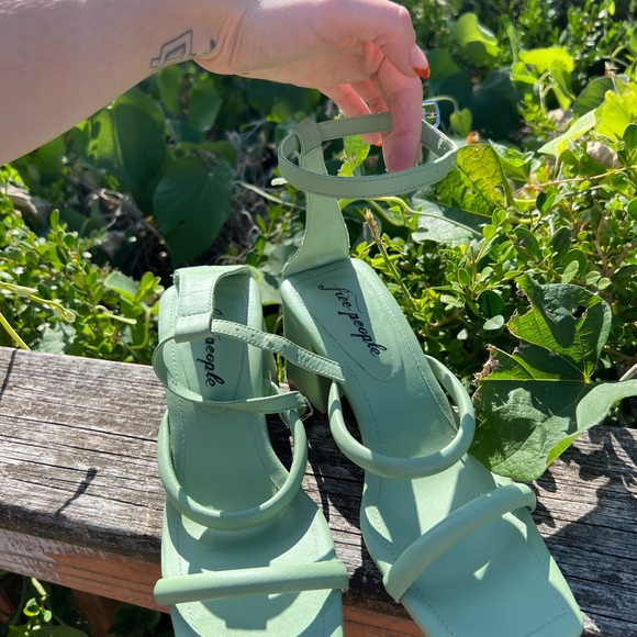 Free People Parker Pillow Green Heels Women’s 7 - Picture 4 of 5